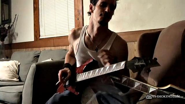 Axel&amp;amp;#039;s Smokin Guitar - Axel&amp;amp;#039;s Hot Guitar