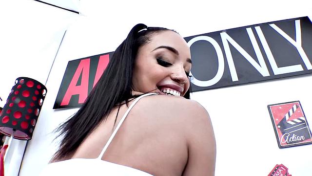 Alexis Takes It Hard