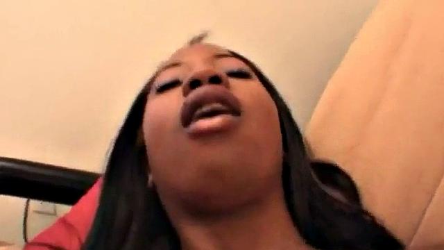 Masturbating ebony puts on a show