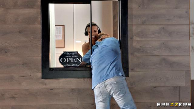 Drive Thru, Cum Through