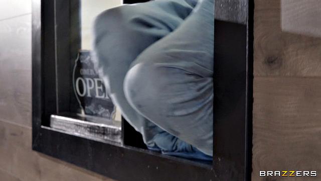 Drive Thru, Cum Through