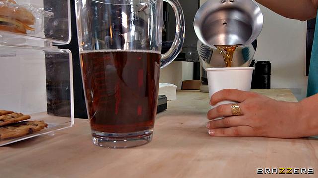 Drive Thru, Cum Through