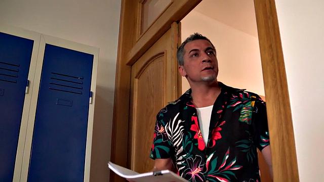 Squirty hostel babe fucked in 3way with pussyeating BFF