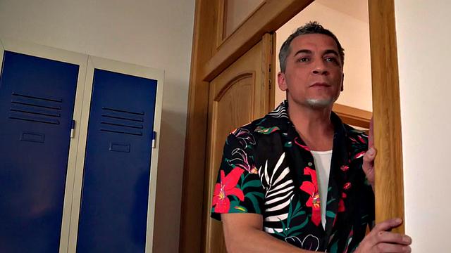 Squirty hostel babe fucked in 3way with pussyeating BFF