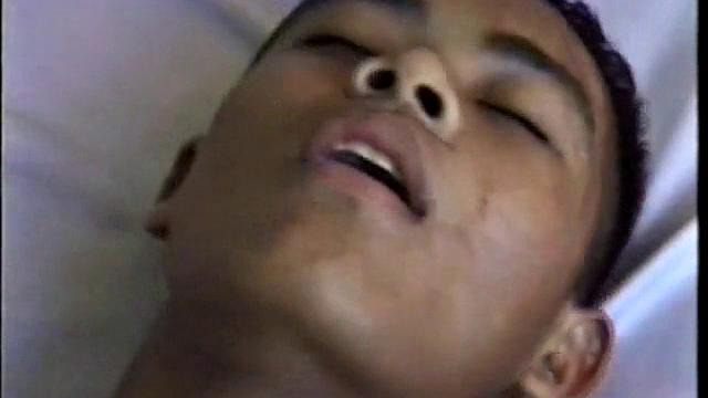 Twink Asian blows and tugs boyfriend's dick in amateur duo