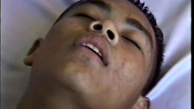 Twink Asian blows and tugs boyfriend's dick in amateur duo