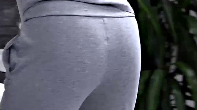 Vipissy - Piss with naughty blonde Vinna Reed who gets drenched in pee