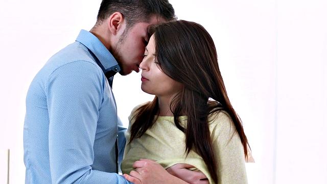 Teen Babe Lori Jane Gets Her Pussy Licked and Fucked for a Creampie