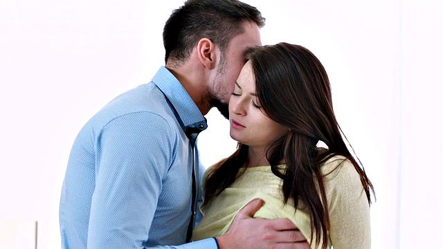 Teen Babe Lori Jane Gets Her Pussy Licked and Fucked for a Creampie