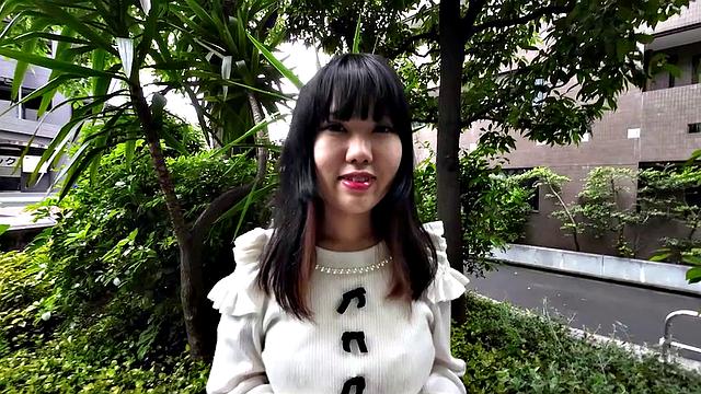 Introducing Eri Mizuno, a Girl Who Wants It Badly