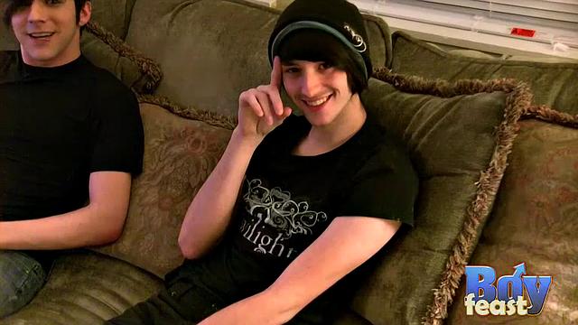 William dominates Aron in a raw, intense hookup