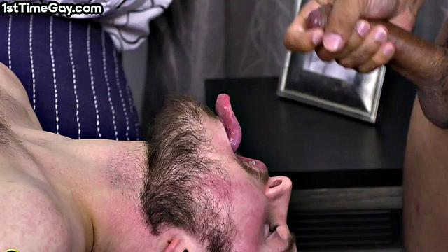 Amateur gives blowjob to lover