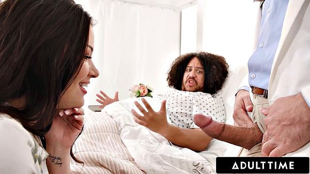 ADULT TIME - Возбуждённая малышка Элисон Рей делает мужа куколдом, трахается с его врачом! Куколд-унижение