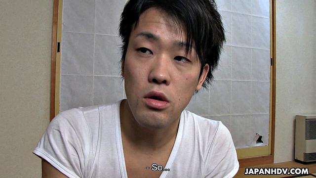 Horny mature seduced a younger guy