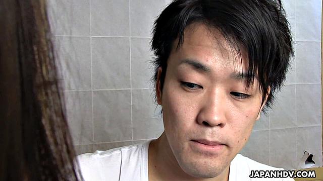 Horny mature seduced a younger guy