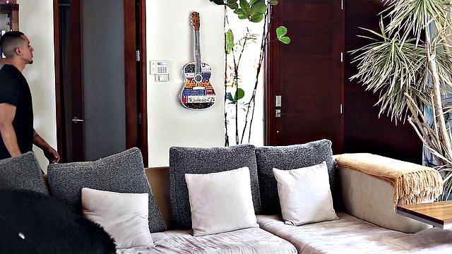 Blonde Does It For Art