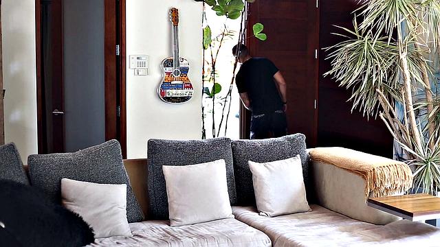 Blonde Does It For Art