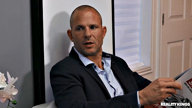 Sneaky Masseuse Drains Businessman