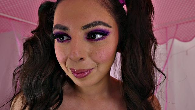 Luna Gets a Stranger