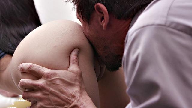 Geeky stepdaughter gets stuffed from behind before blowjob