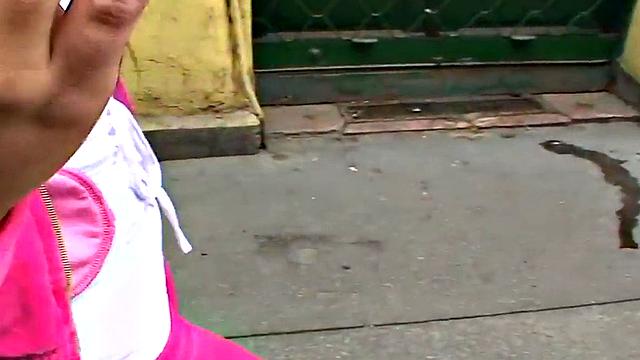 Public 21yo likes ass to mouth in scandal action