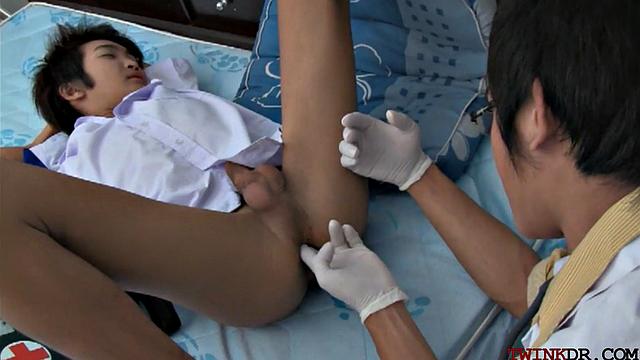 Amateur asian assfucked by doctor