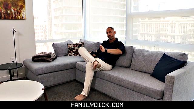 Stepdad's Boyfriend Chapter 3: Date