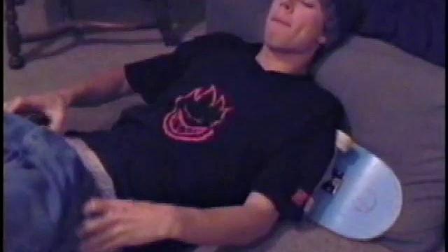 After showing off his hairy ass, Jayden lubes up his impressive boner. He acts just like a who has known all his life that he is simply awesome to look at. Guys can't take your eyes off this straight boy, and he knows it.