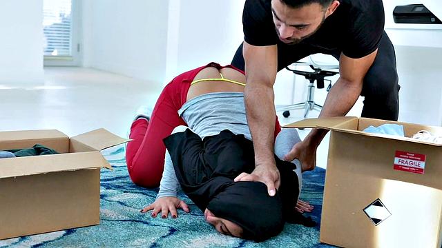 jezebeth соблазняет парня сводной сестры и получает по заслугам