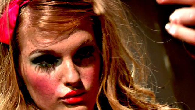 Freckled ginger babe in heels cockriding lover