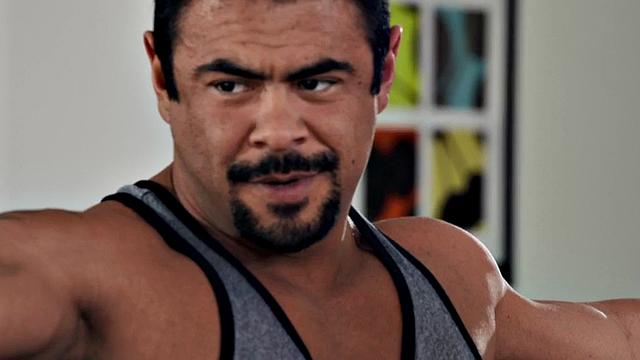 Bisexual yoga MILF facesits in 3way after giving 