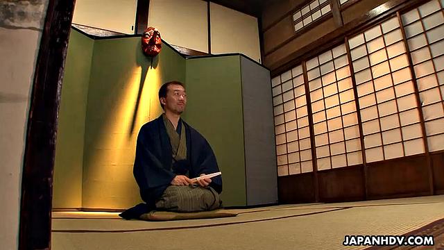 Beautiful girl gets her pussy toyed well