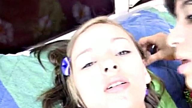 Selina 18 Play with Lesbian