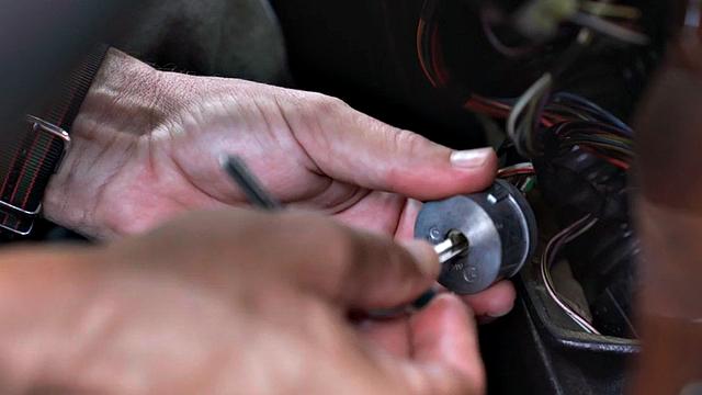 Inked 21yo cab bae deepthroating in taxi before fuck