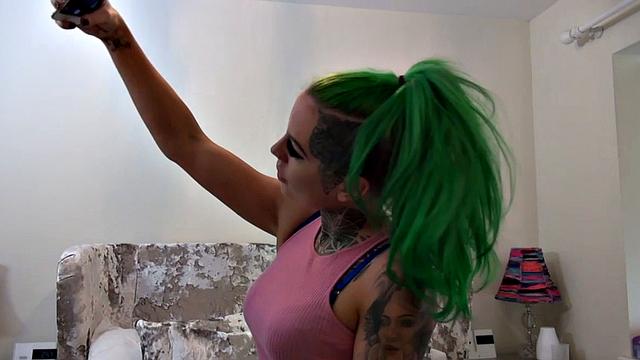 Inked UK Stepdaughter Wants Dick