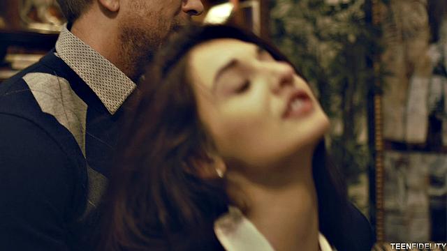 Мэдисон и Мишель Тейлор жестко скачут и заглатывают до конца