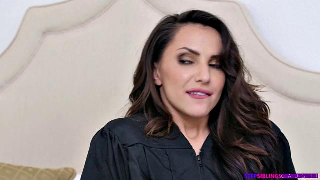 Stepsisters Graduation - S17:E4