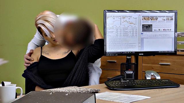 LOAN4K. Chick got off while asking for a loan for her business