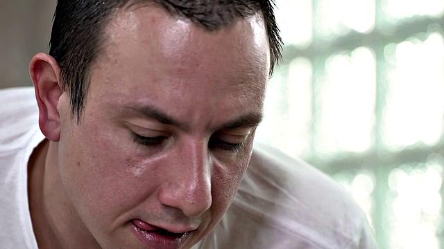 21 SEXTREME - Hot Granny Gets Her Old Pussy Fucked During Massage And Ends With Facial