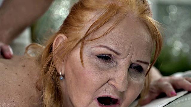 21 SEXTREME - Hot Granny Gets Her Old Pussy Fucked During Massage And Ends With Facial