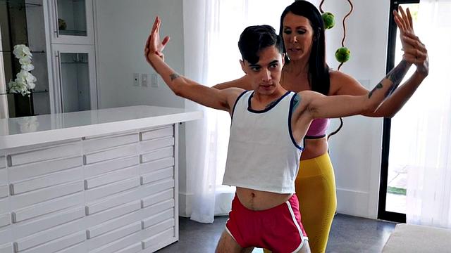 Lucky shorty guy pussyfucks nympho yoga MILF in cowgirl