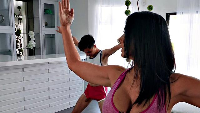 Lucky shorty guy pussyfucks nympho yoga MILF in cowgirl