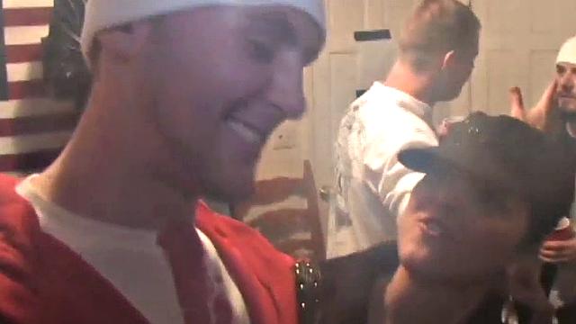 College teen sucks cock at amateur frat party