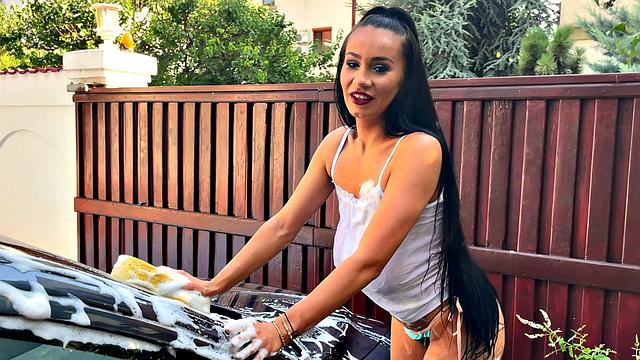 Helen Star: Workin' at the Wash