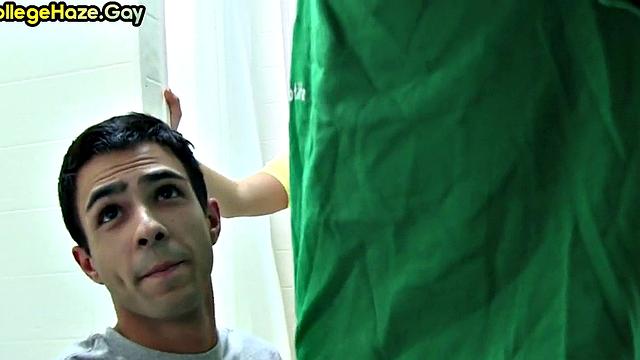 College stud throating in bathroom for fraternity