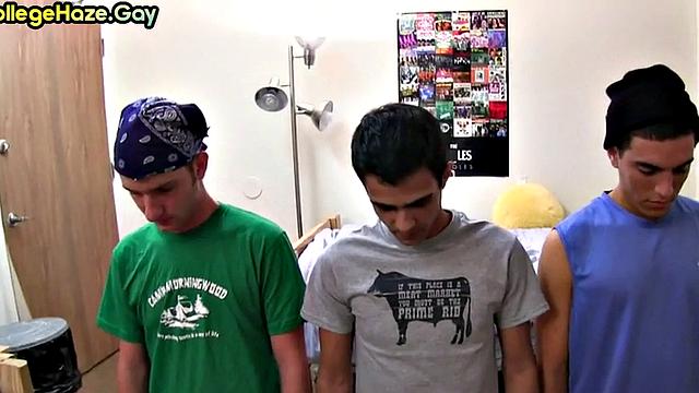 College stud throating in bathroom for fraternity