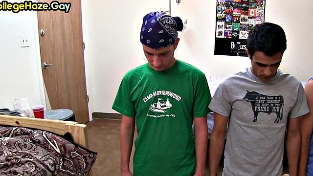 College stud throating in bathroom for fraternity