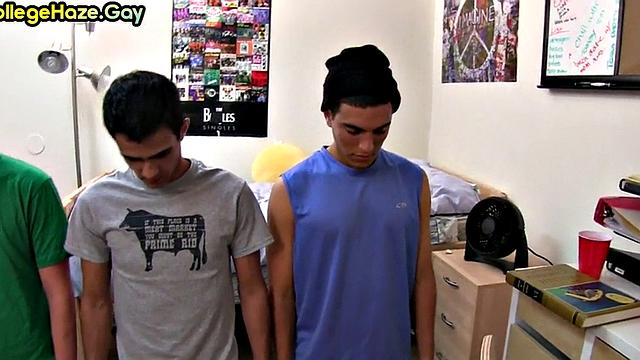 College stud throating in bathroom for fraternity