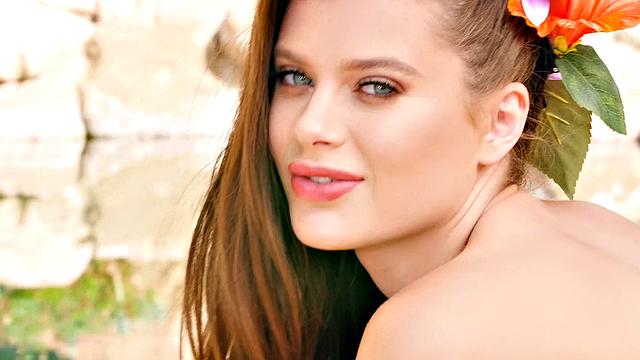 Watch Sexy's solo session as she teases her pussy and throat outdoors