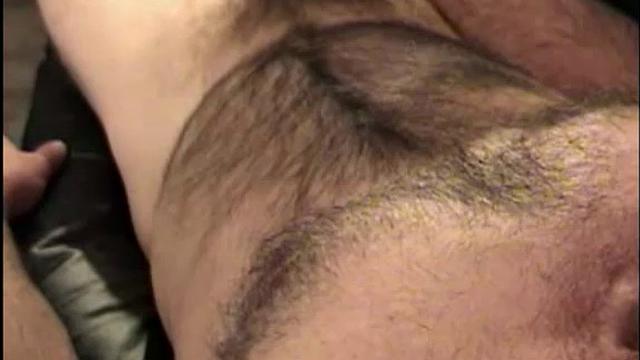 деревенский мужик дрочит, стонет и выпрашивает ещё